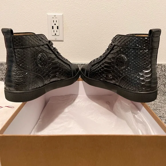 Christian Louboutin Orlato Flat in python - Picture 3 of 8